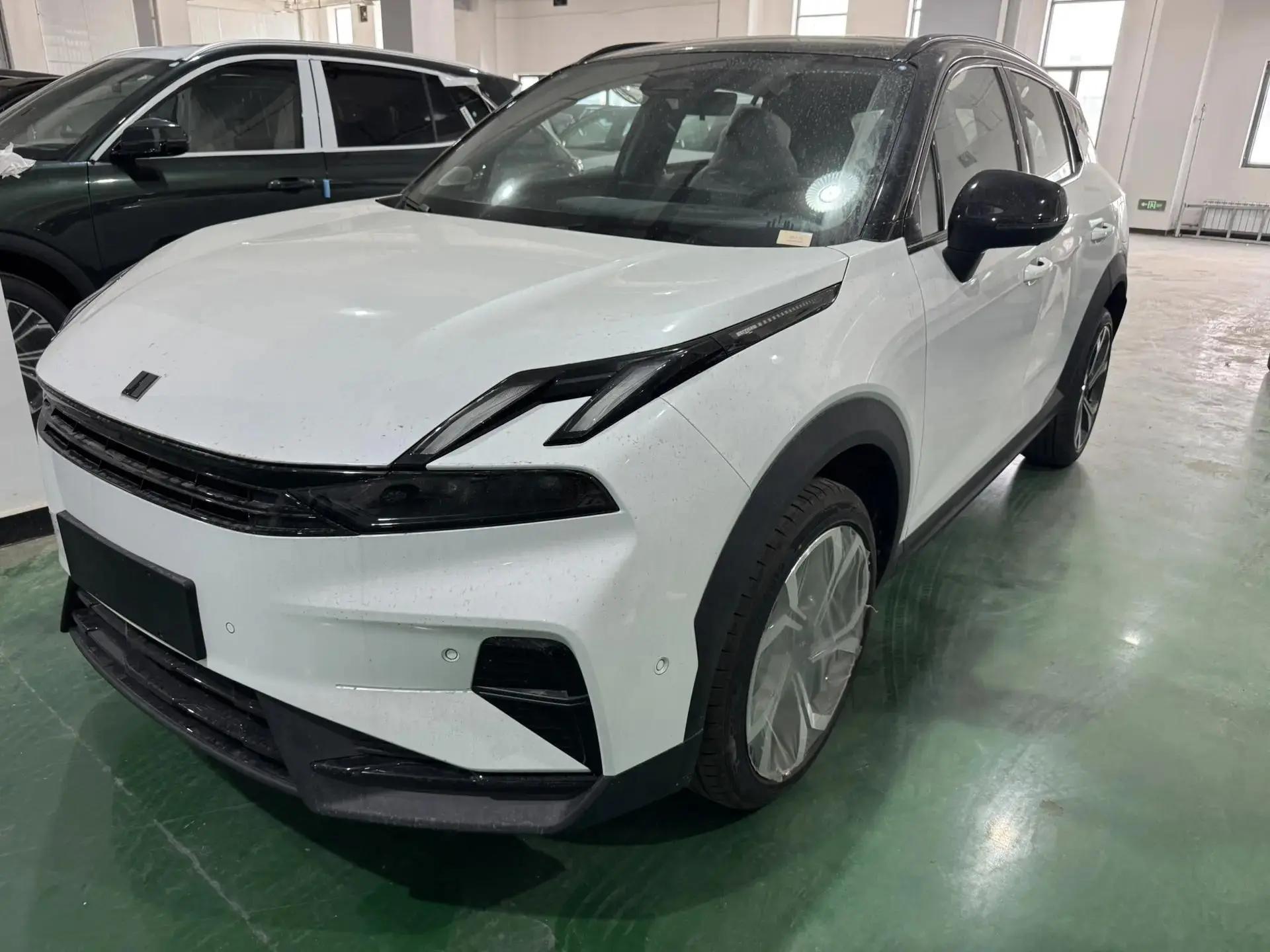 Lynk & Co 06