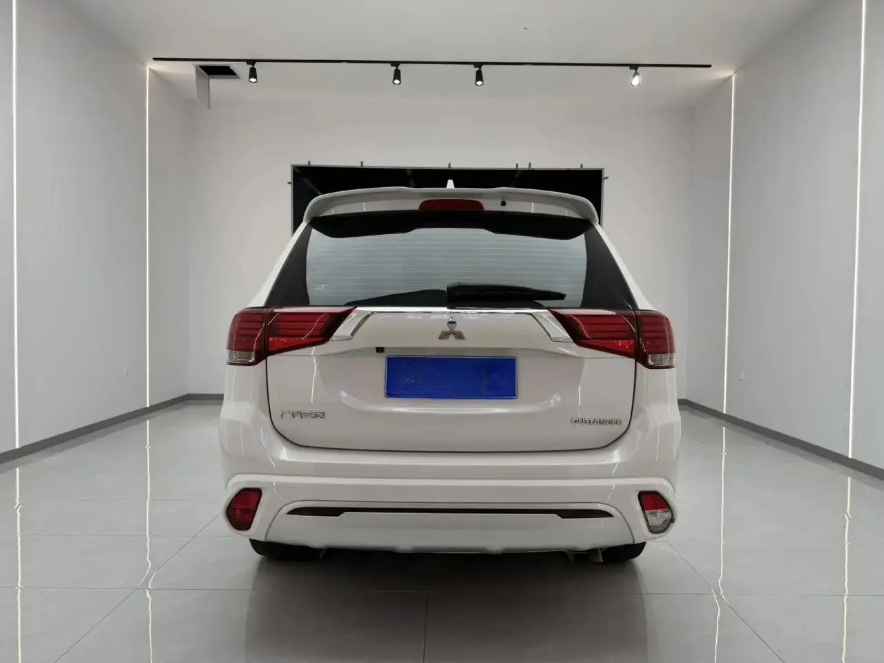 Mitsubishi Outlander — изображение 6
