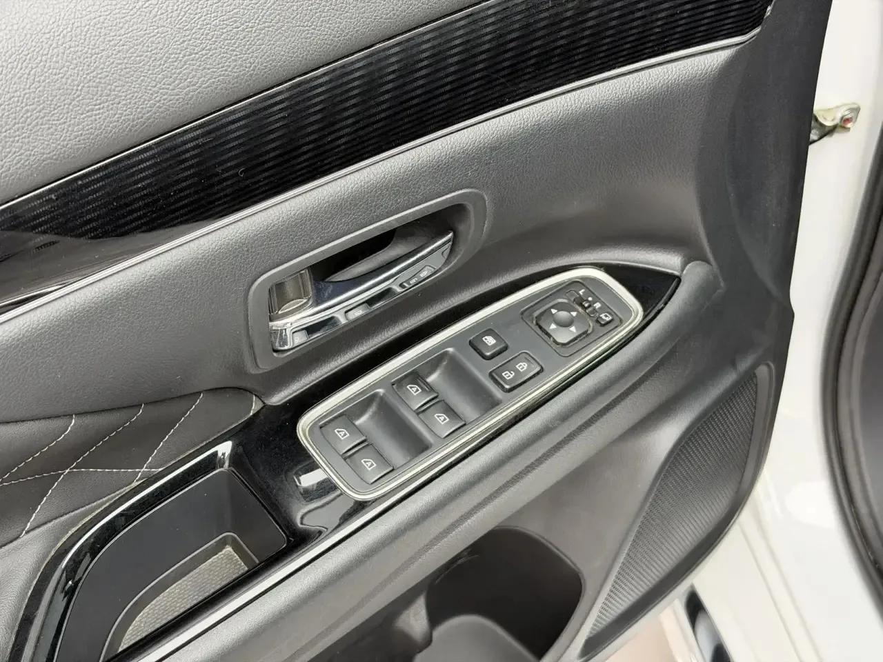 Mitsubishi Outlander — изображение 14