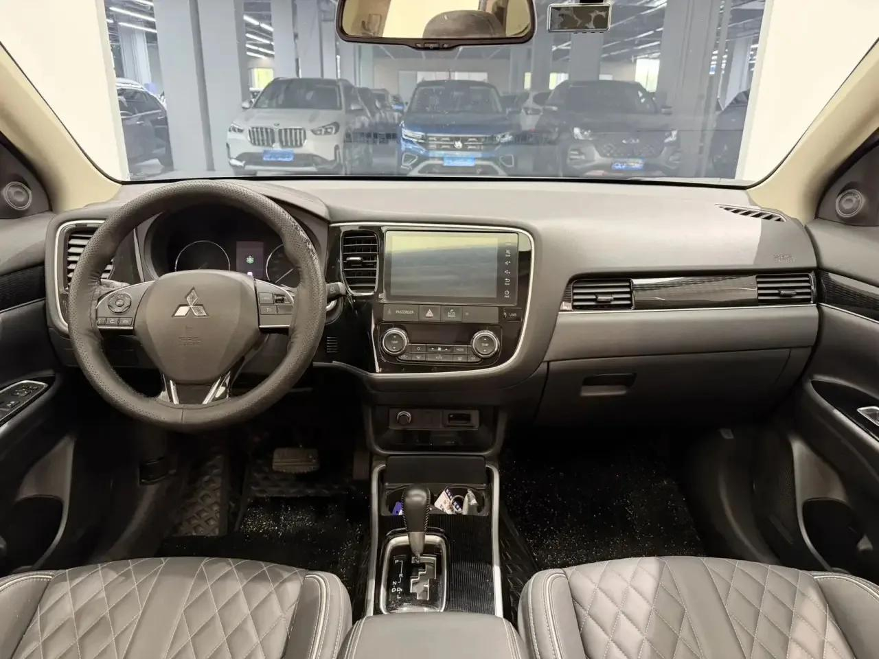 Mitsubishi Outlander — изображение 16
