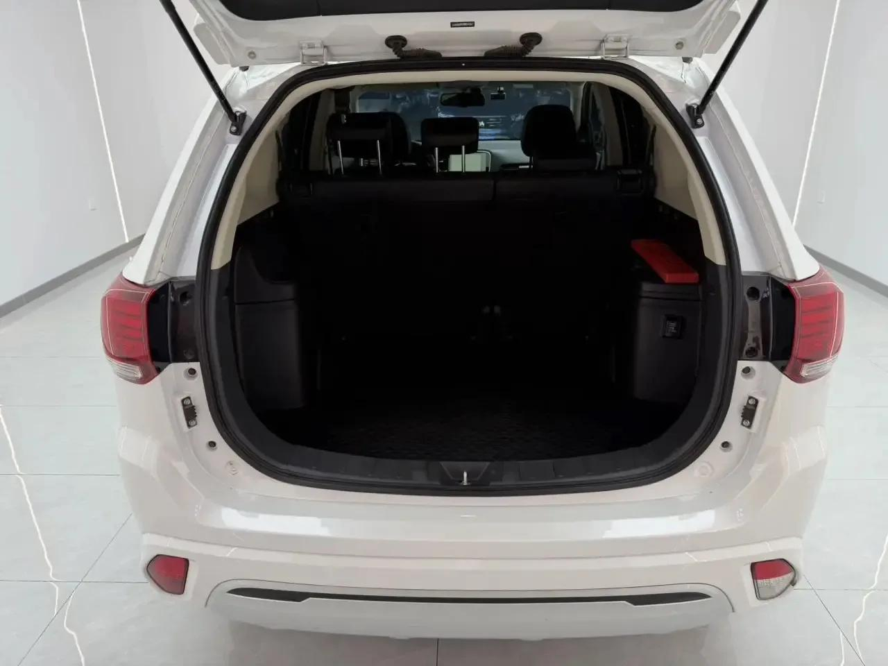 Mitsubishi Outlander — изображение 7