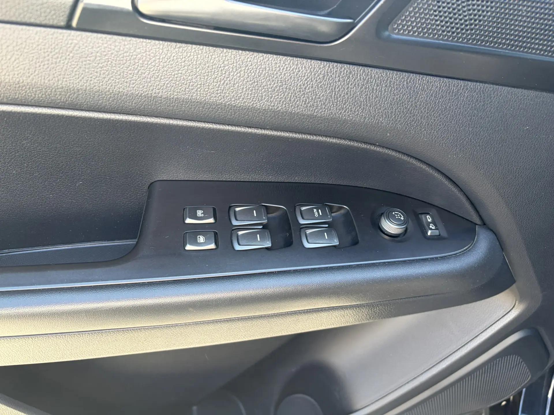 SsangYong Rexton Sports Khan — изображение 12